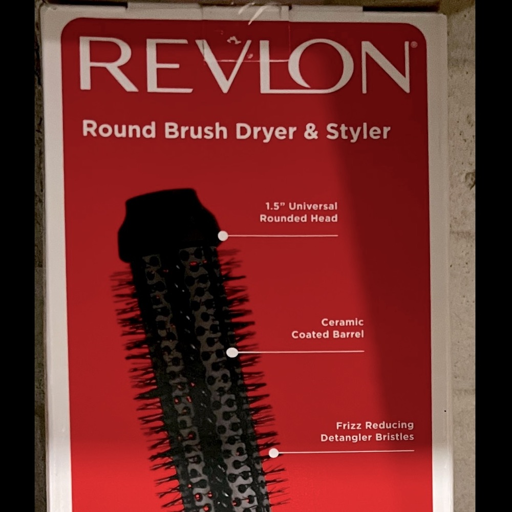 NEW REVLON ROUND BRUSH DRYER AND STYLER